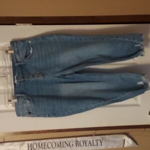 KanCan Cropped Jeans